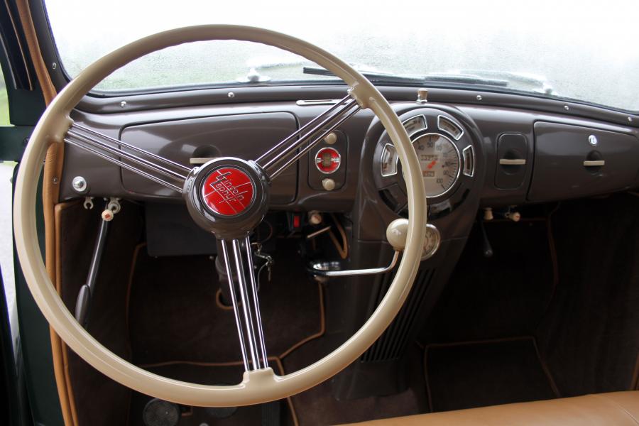  Lincoln Zephyr Convertible Sedan 1938 года  (фото 6 из 46)